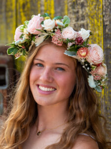 Mackenzie Hartley, Mosmiller Internship Award winner working at Unbound Floral Design
