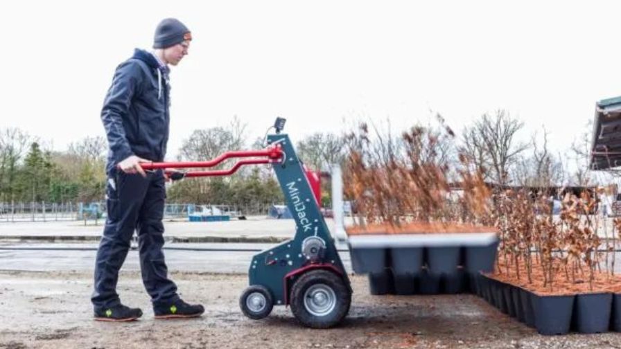 The MiniJack mobile container transport system in action.