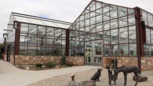 Choosing the Right Maintenance Contract for Your Greenhouse Operation