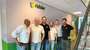 Ridder and RED Horticulture Team Up to Improve Greenhouse Lighting and Energy Savings