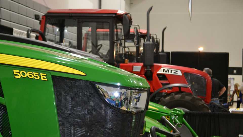Tractor-cade