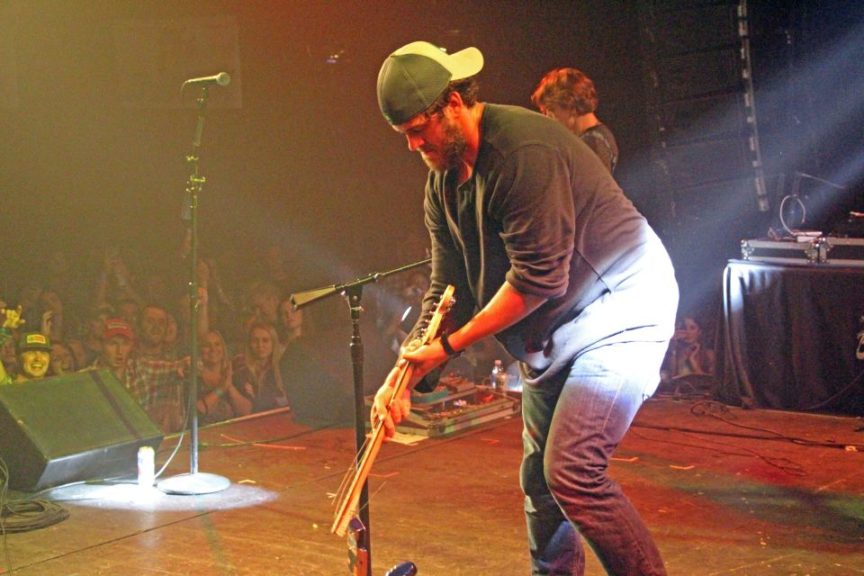Gunnar-Nyblad-smashing-guitar