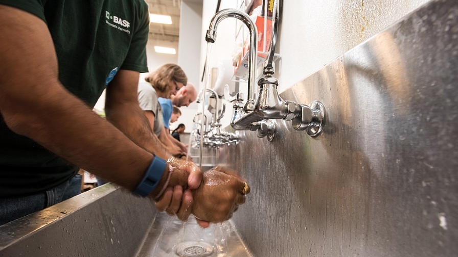 7 Ways to Get Your Crews to Practice Food-Safety-Friendly Hygiene