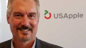 Gavel Passes to New USApple Board Chairman