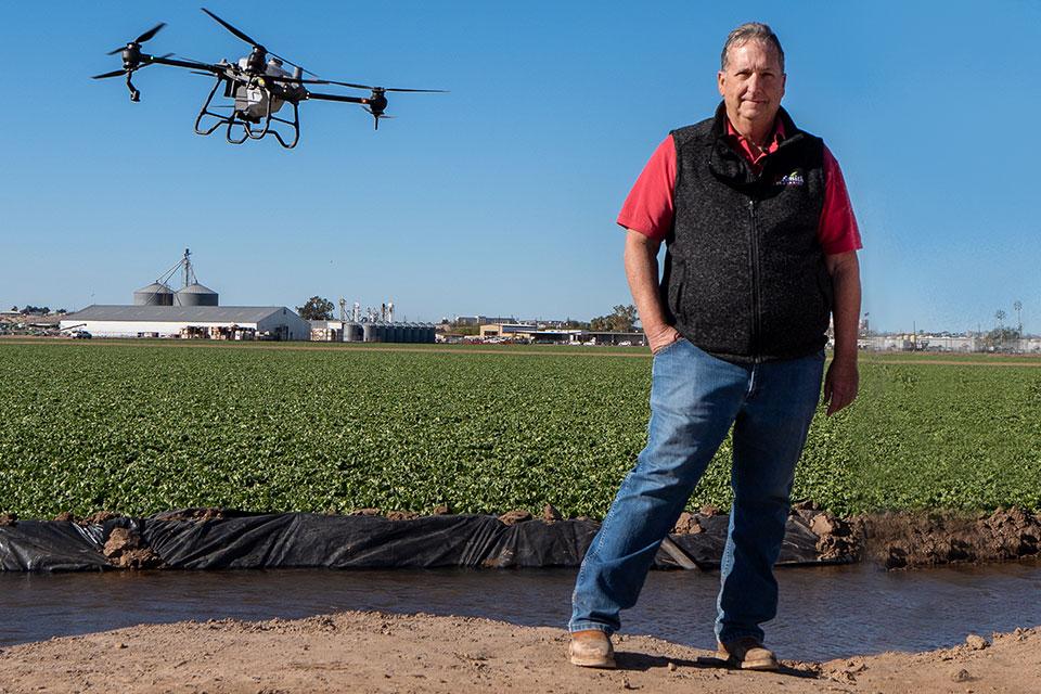 Matt McGuire of JV Smith Companies Wins the 2023 National Grower Achievement Award!