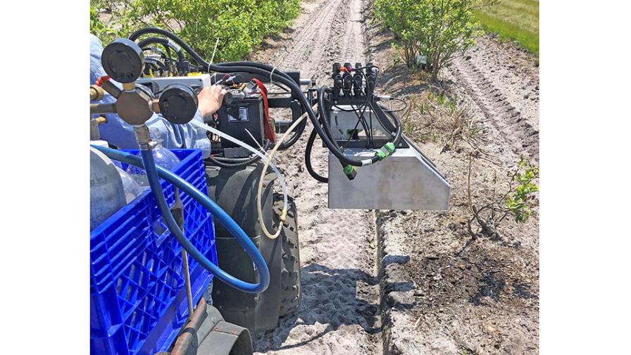 Weed-It Quatro working in the field