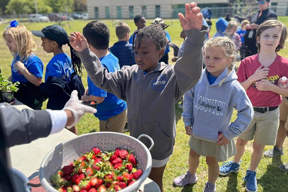 Farm to School Program Grows Big in the Heart of Texas