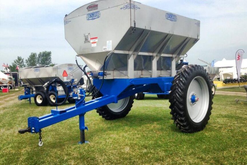 Doyle 8 and 10-Ton Row crop fertilizer spreader (Doyle Equipment Manufacturing)