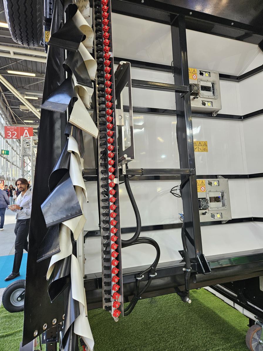 Ecorobotix ARA Sprayer on display