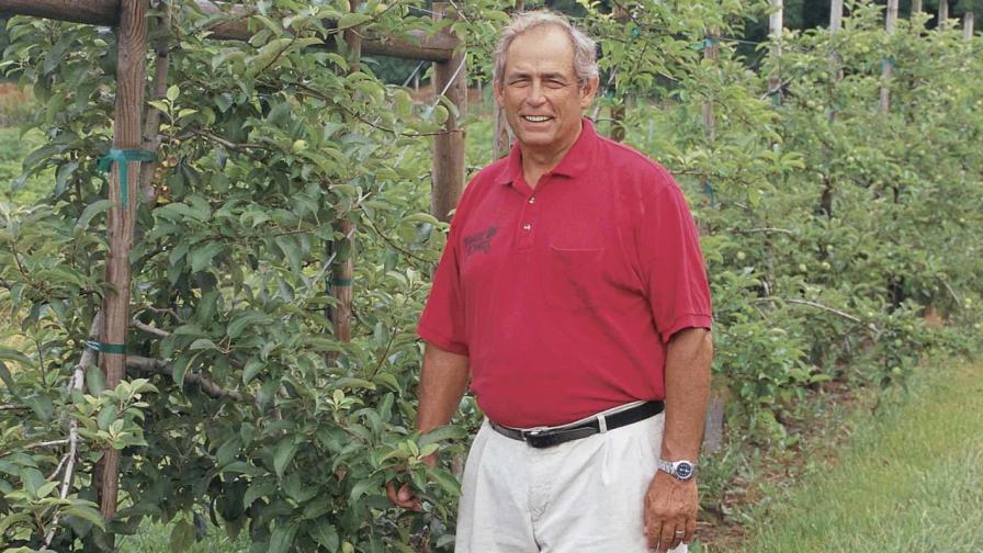 2005 Apple Grower of the Year Gary Mount