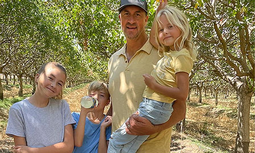 Justin Wylie with his kids