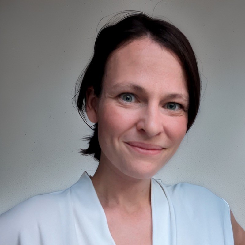 hire freelance science communication expert katarina cisarova