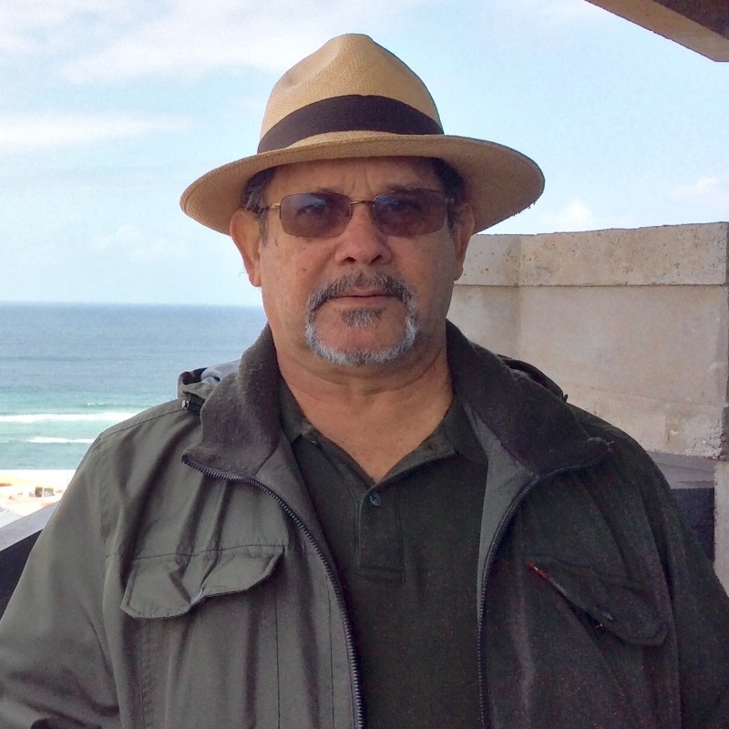 hire freelance project management expert emilio reyes hernandez