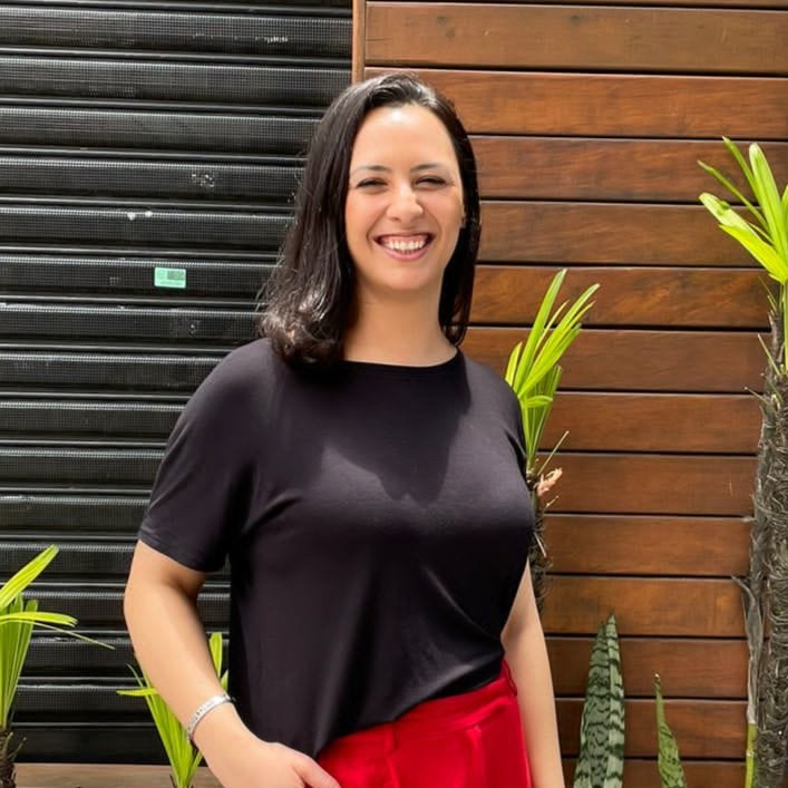 hire freelance medical sciences expert thatiana evilen da silva