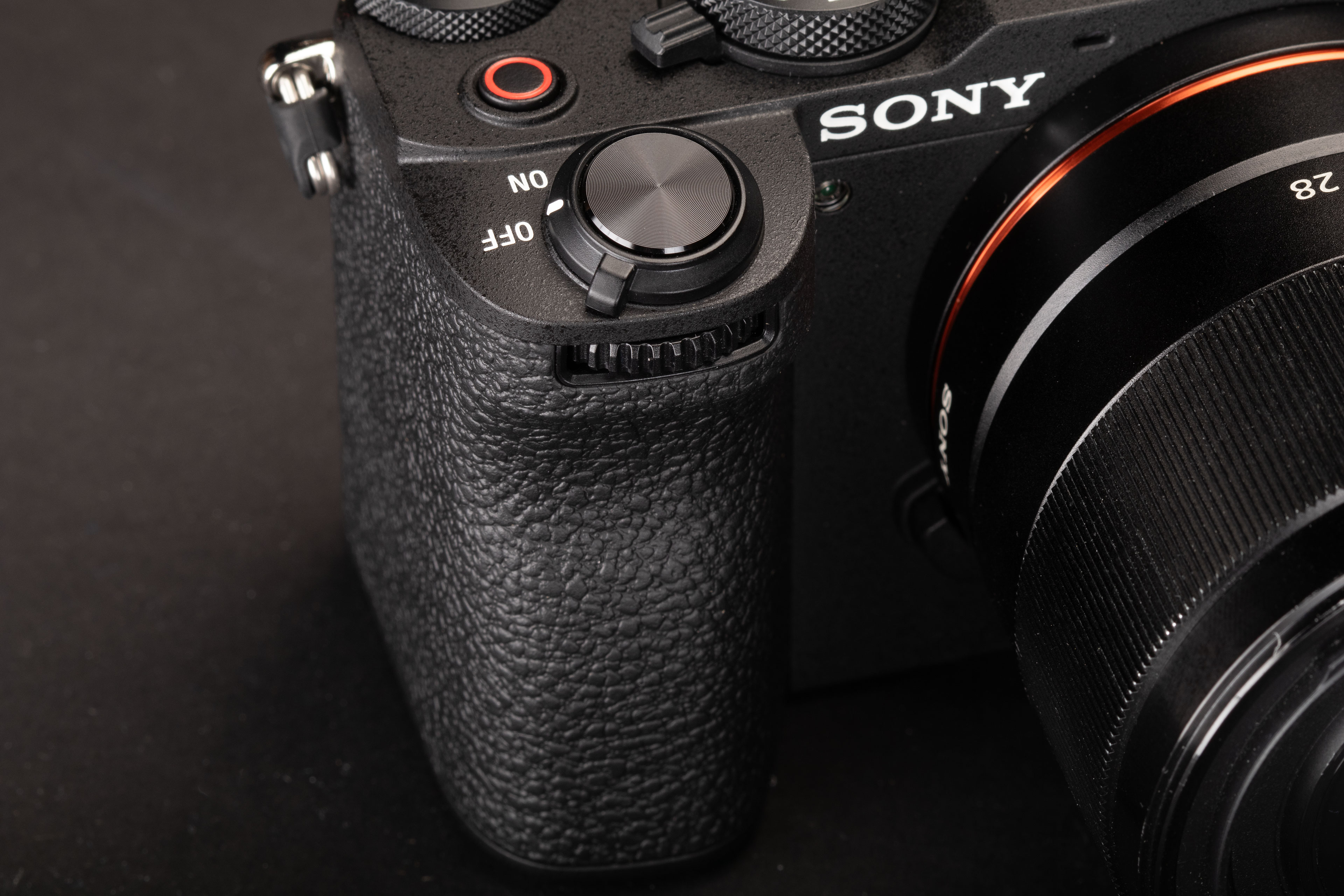 Sony a7CR - fotocamera mirrorless full frame compatta 61MP