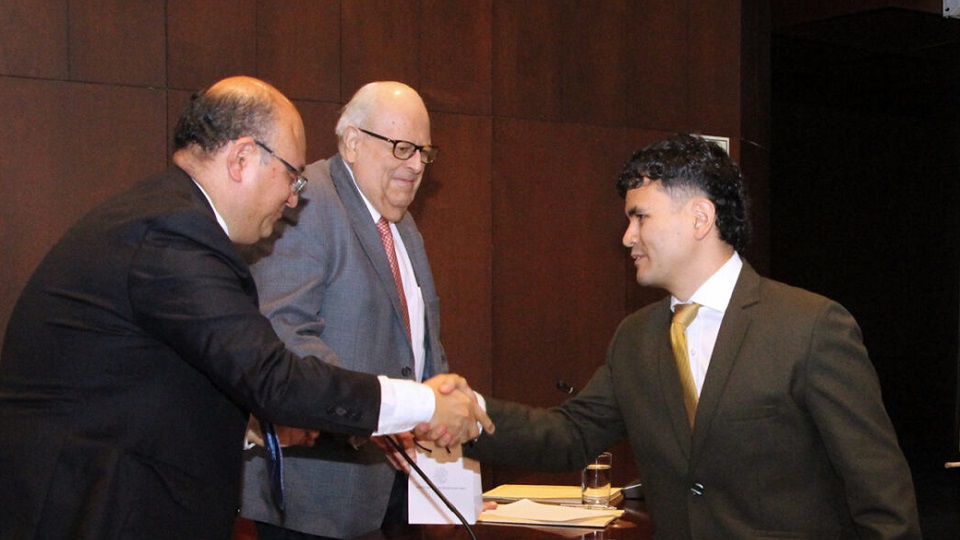 César Bueno obtiene el primer