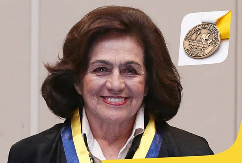 Distinción de Profesora Emérita a la profesora Julia Navarrete Stagnaro