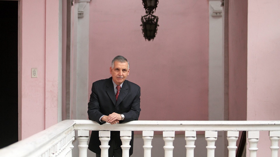 César Gutiérrez Muñoz: el a