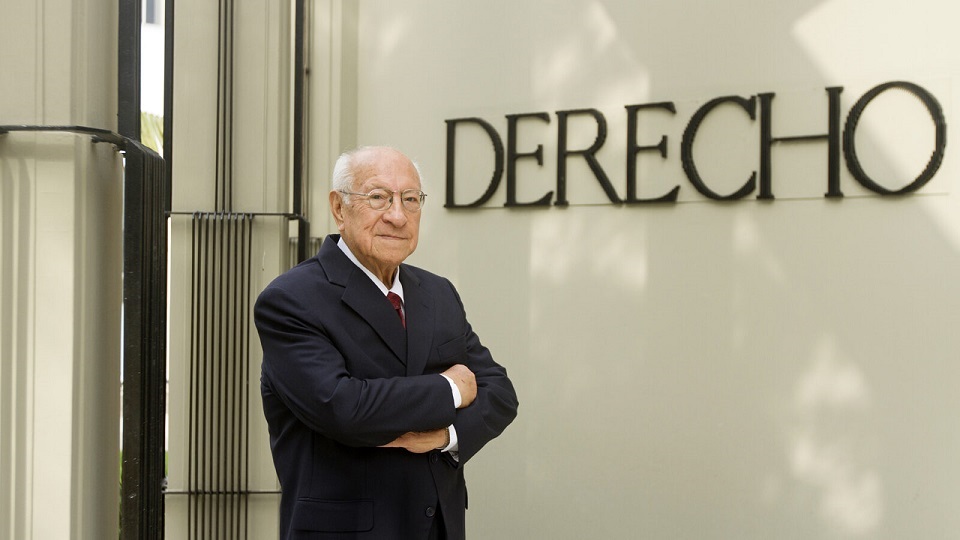 César Fernández Arce (1928-2