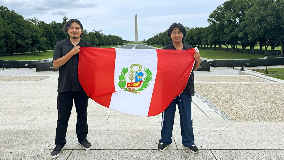 Dos estudiantes de Gestión PU