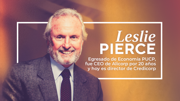Fotocomposición de Leslie Pierce. Se ve a un señor de aprox 60 años, de pelo cano mediano y liso, y barba corta, que sonríe ampliamente. Tiene camisa clara y corbata y terno oscuro. Tiene nariz aguileña, frente amplia. La foto está intervenida con un filtro de tonos amarillo y morado. En letras blancas dice "Leslie Pierce. Egresado de Economía PUP, fue CEO de Alicorp por 20 años y hoy es director de Credicorp".