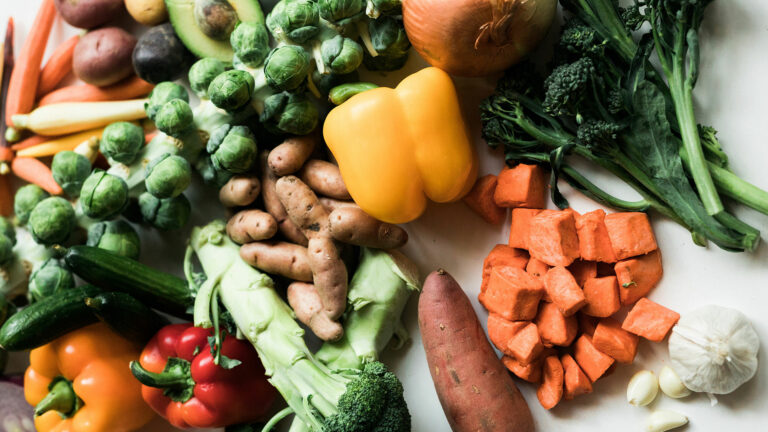 Fotos de productos agrícolas que grafican que la PUCP organiza LCA Foods 2022