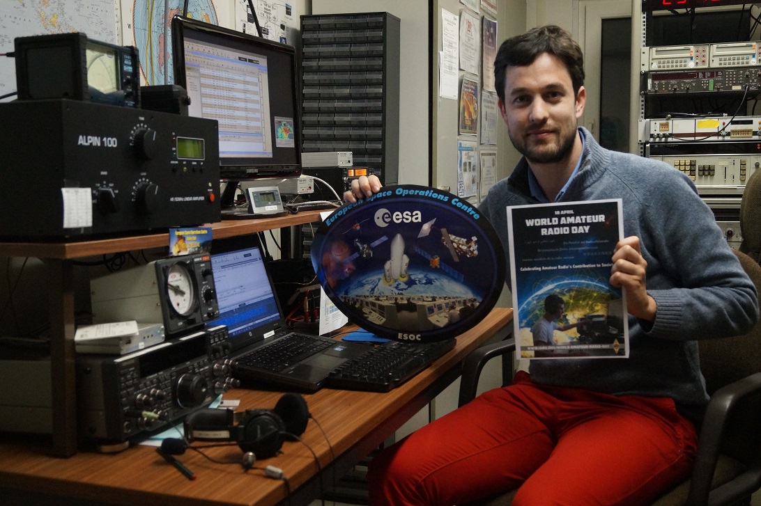2016 World Amateur Radio Day - Javier (EA1HEO)