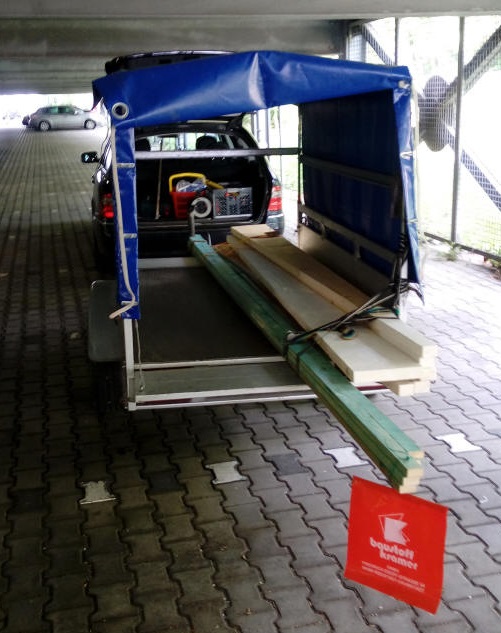 20170513 Rolf's car trailer arriving to ESOC with the woods