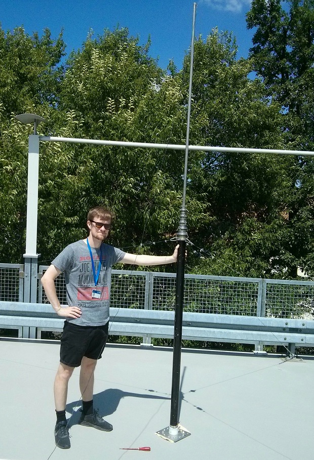 Andre mounting Monole antenna