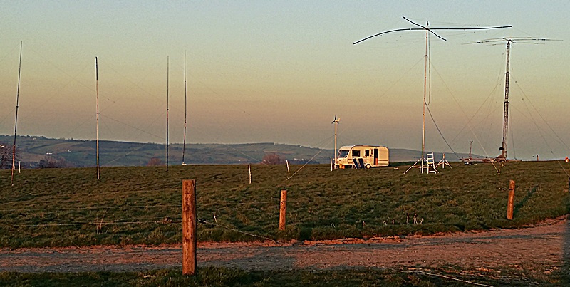 A one man work...Antenna park ready for the Russian DX contest 2016 using Green Energy only !!!