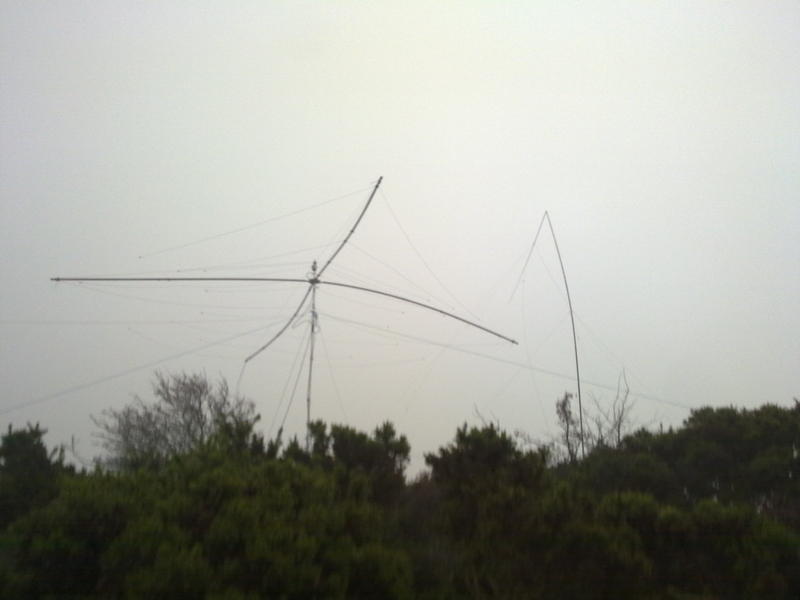 Broken vertical antenna