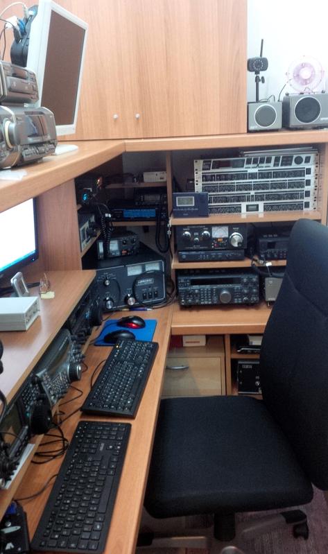 HAM RADIO SHACK