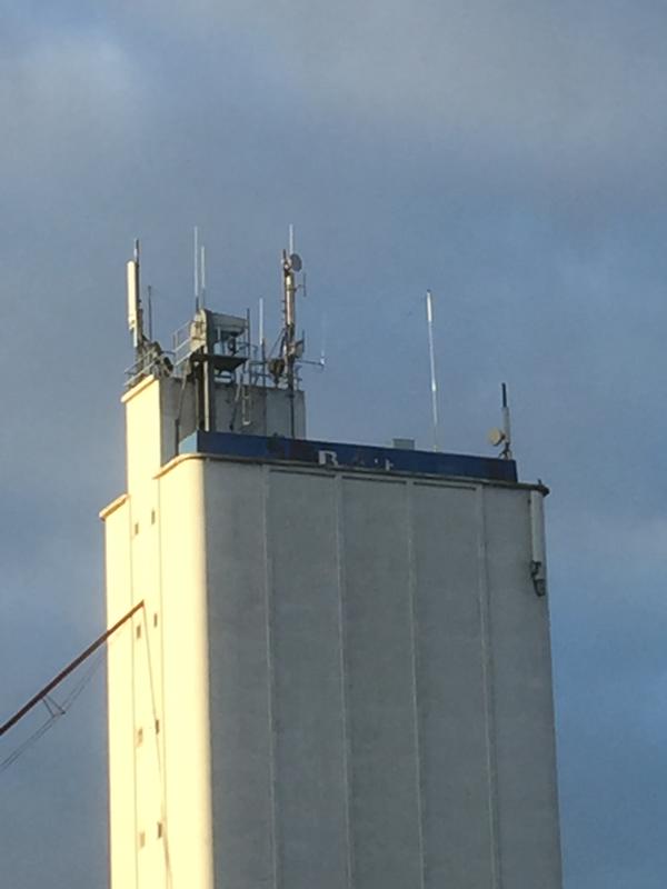 The antenne 152 m.o.s.