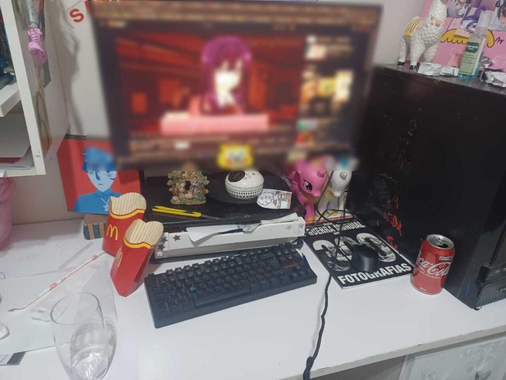 Roast My Desk