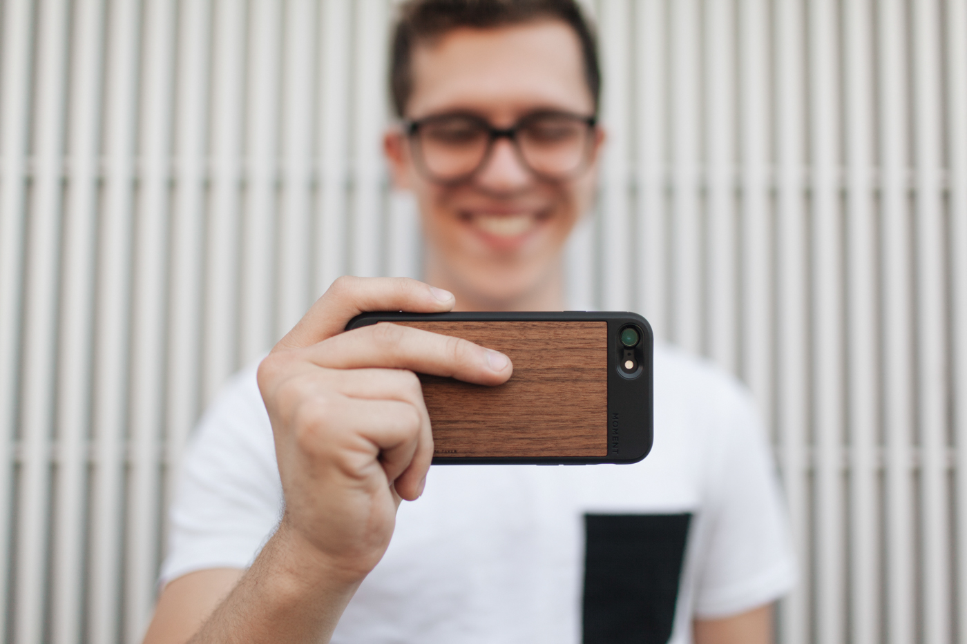 moment-photo-case-walnut moment-photo-case-walnut