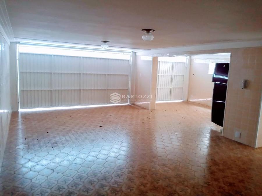SALÃO DE FESTAS/GARAGEM COBERTA