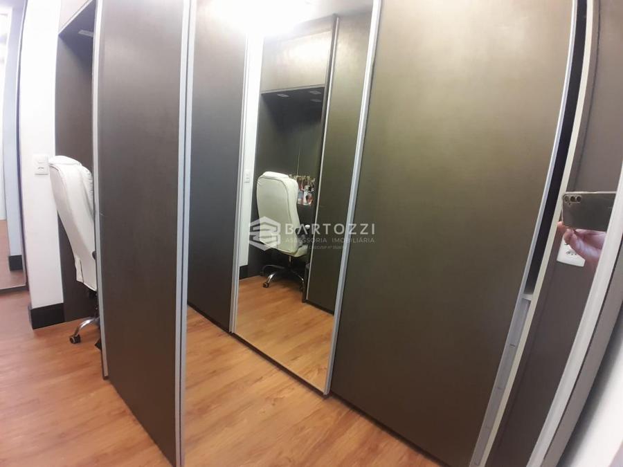 SUITE MASTER CLOSET