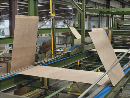 the curved folding rods lift the outer