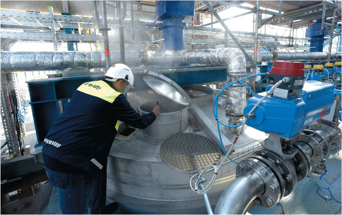 essity worked with machine