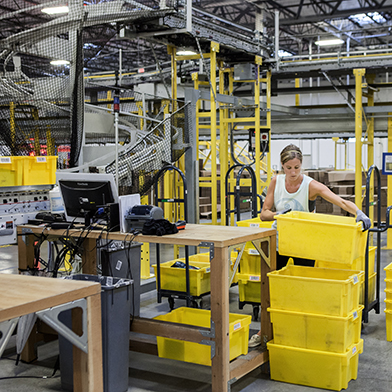 inside amazons warehouse human robot symbiosis mit amazon forklift