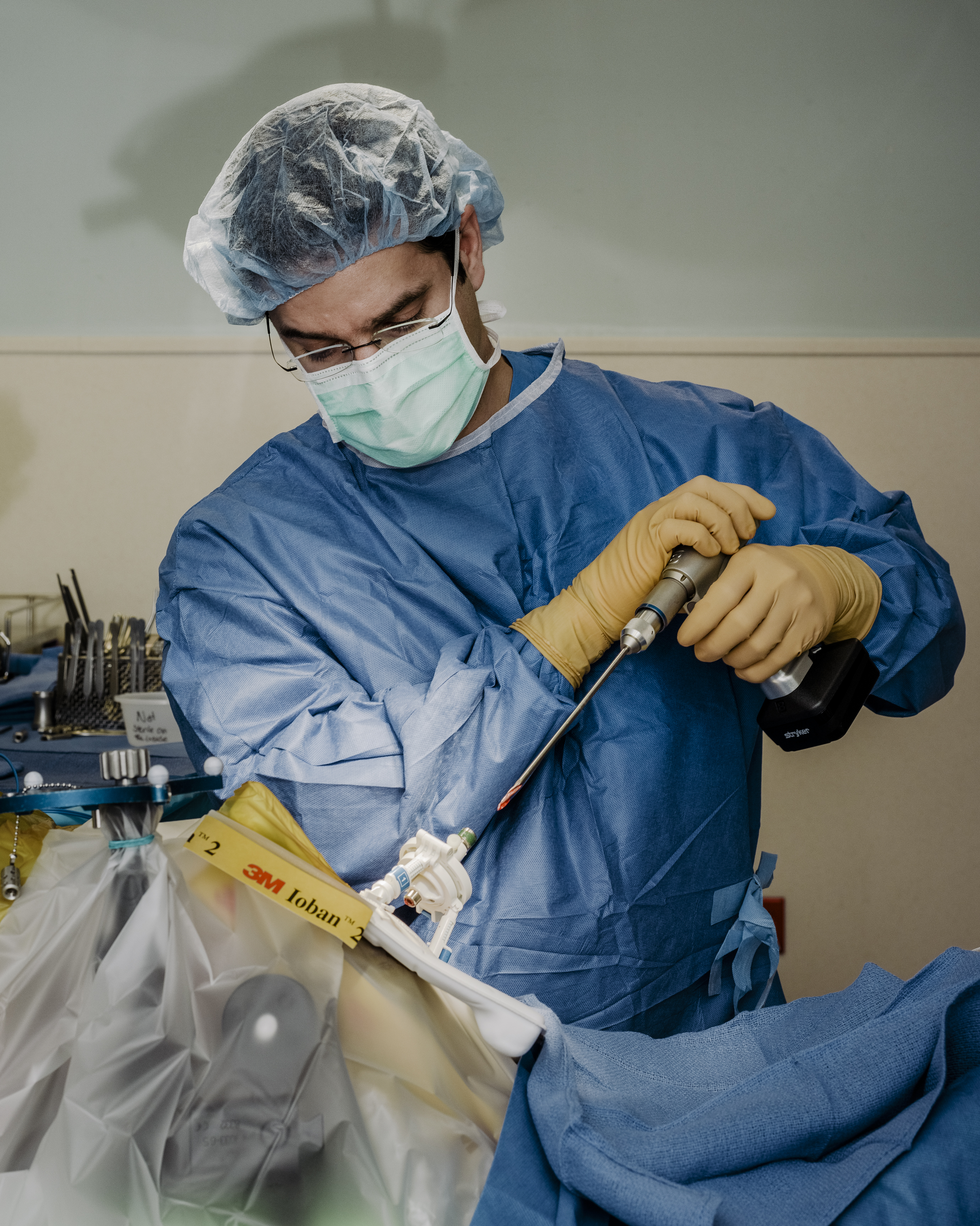 The Connection : A Surgeon and a Soldier