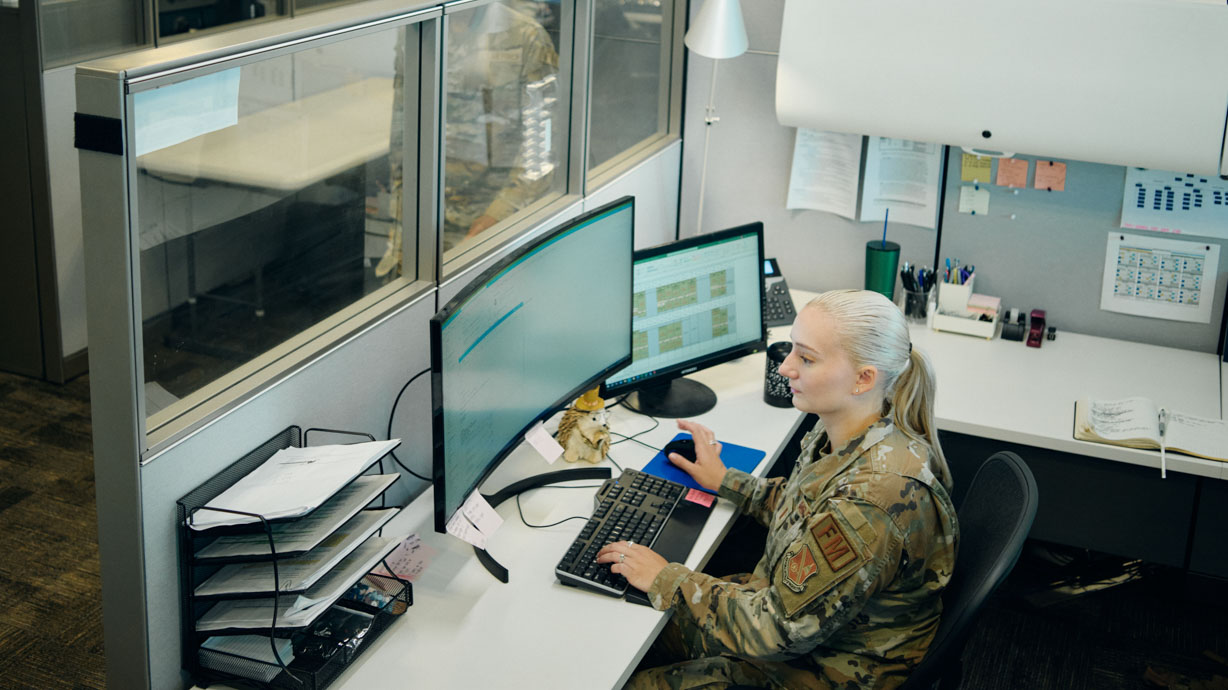 financial managers work in an office setting