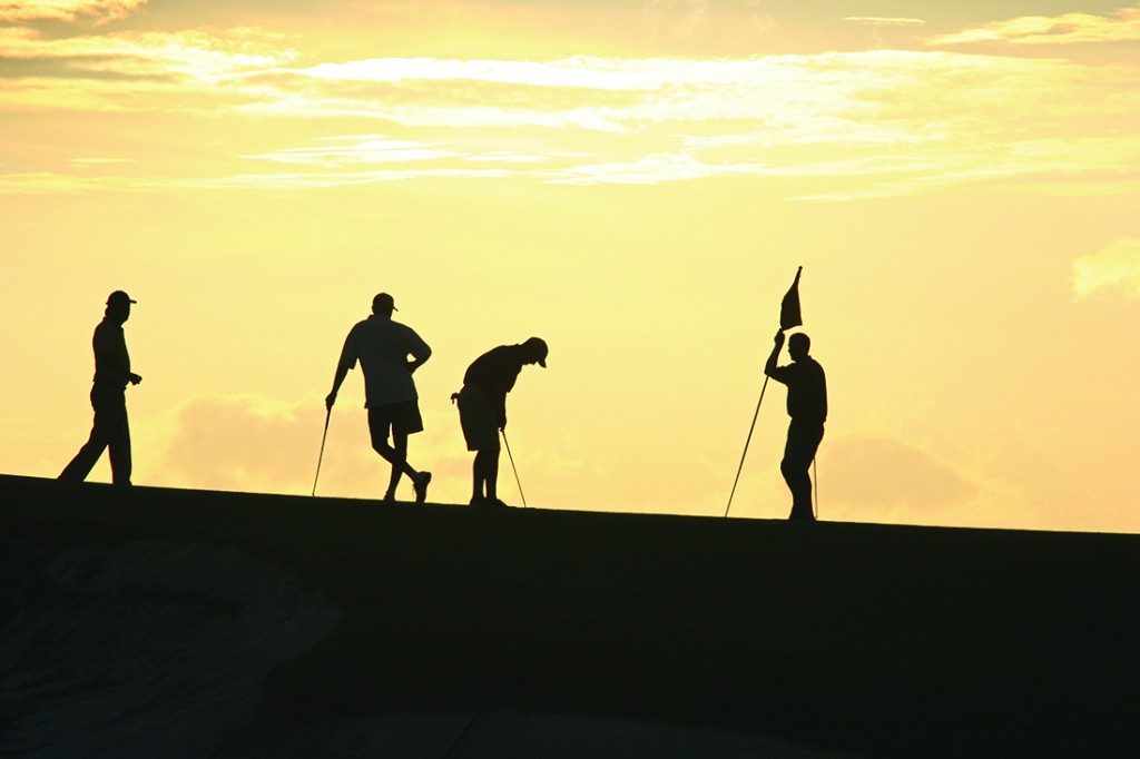 sunset_golfers