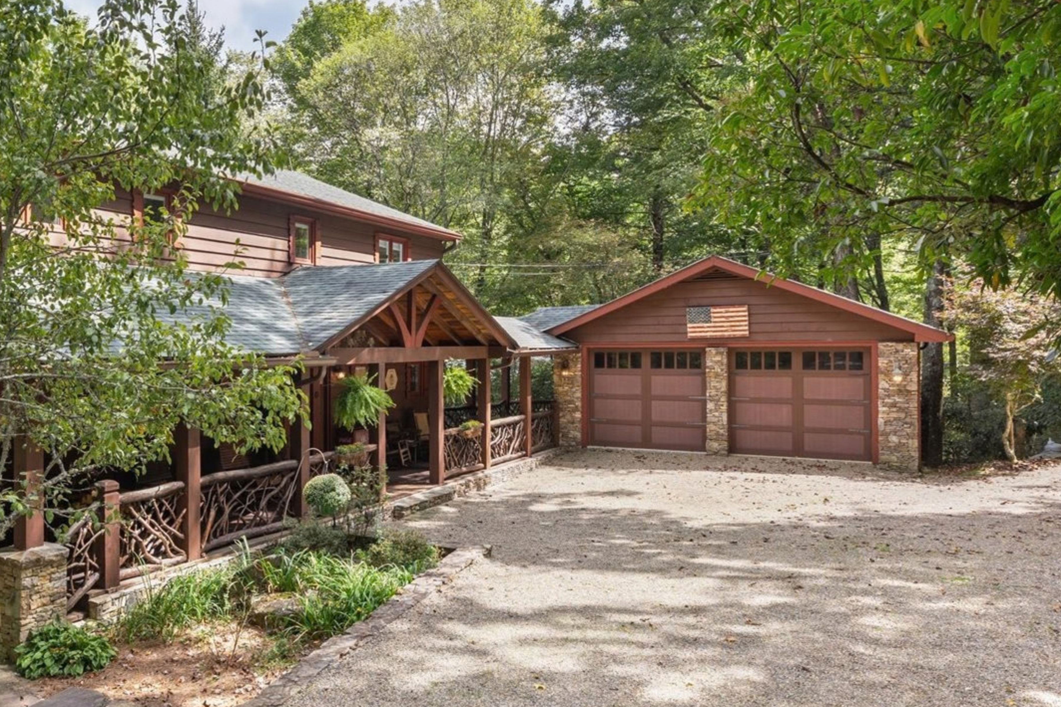 104 Pheasant Run, a home in the Cold Springs community of Highlands, North Carolina