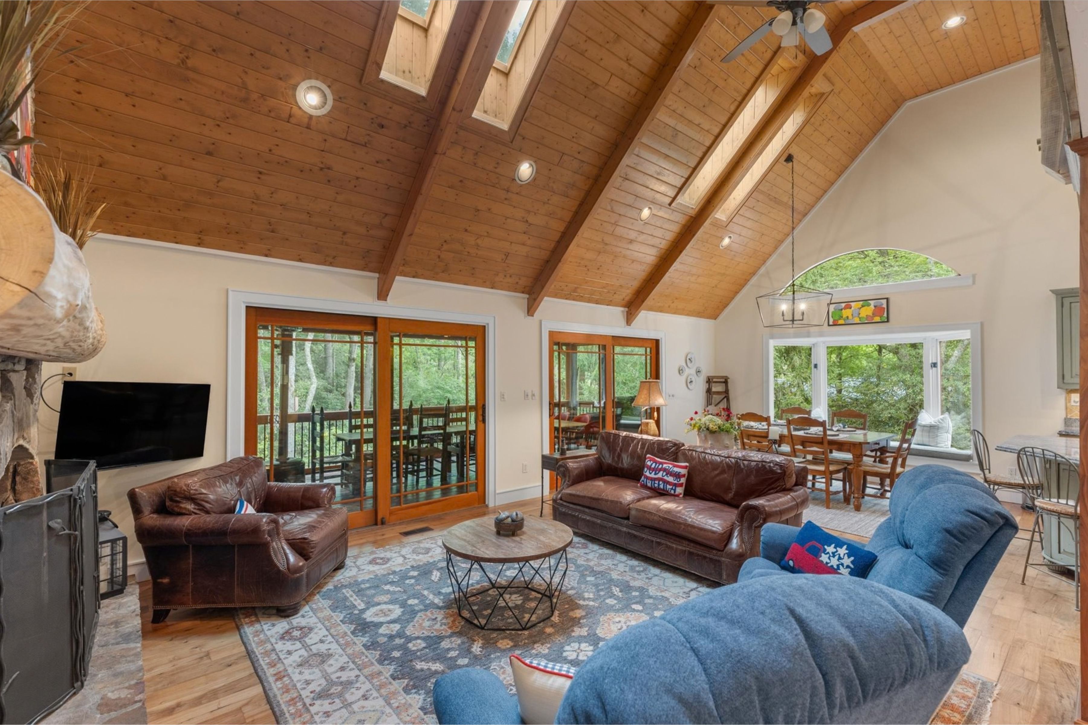 104 Pheasant Run, a home in the Cold Springs community of Highlands, North Carolina