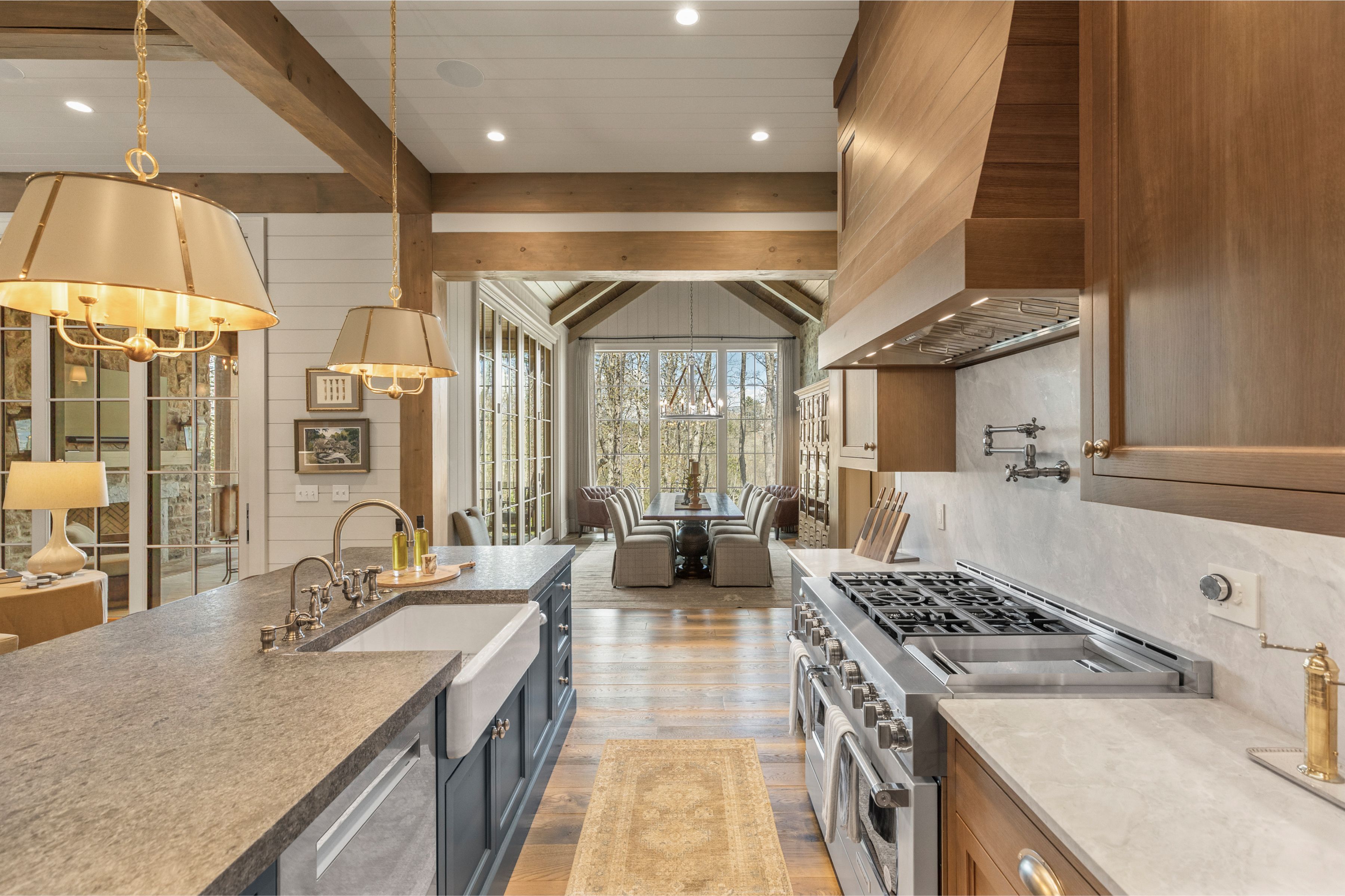 1346 Burl Lane scullery and wet bar
