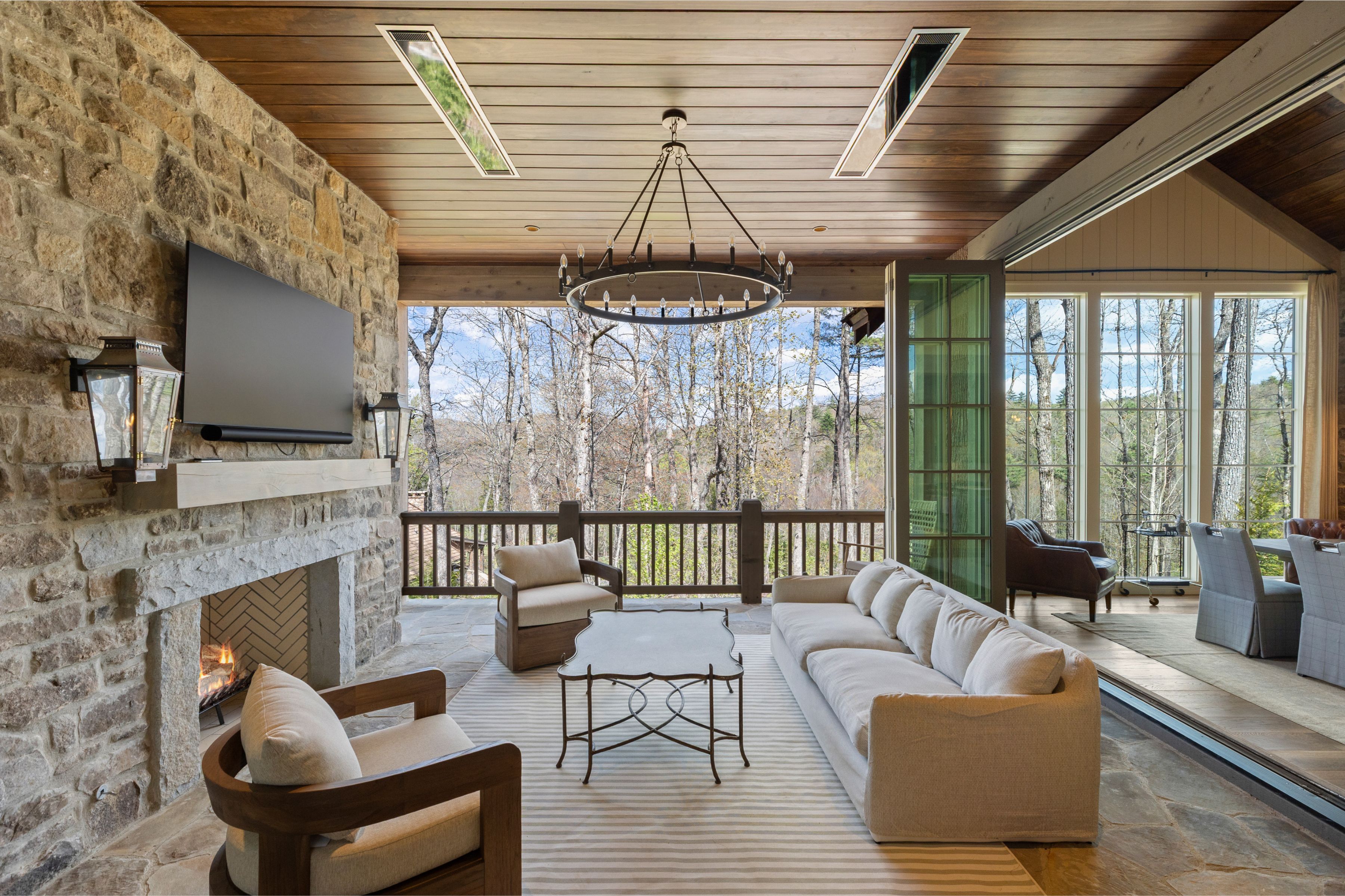 1346 Burl Lane dining room