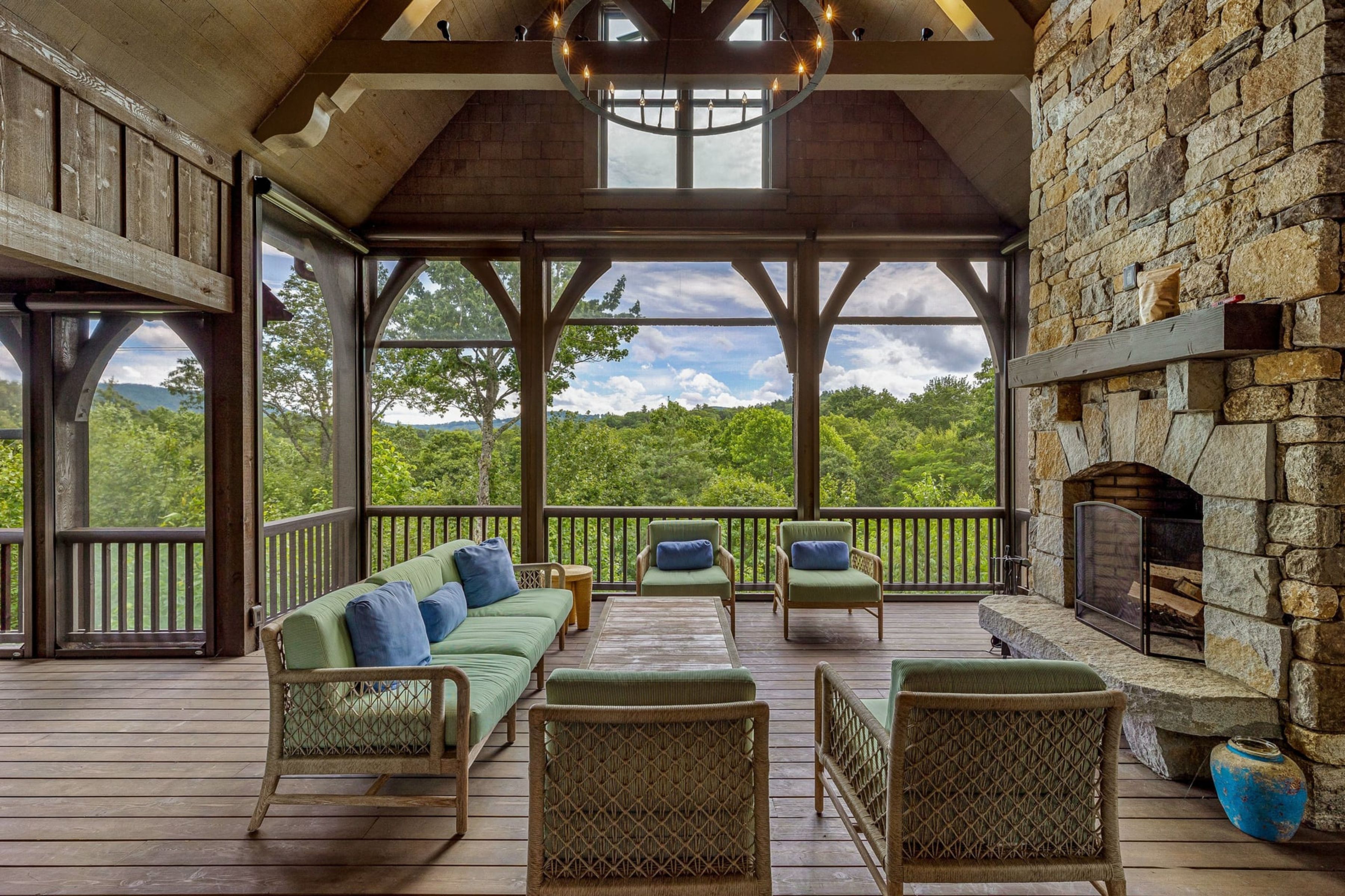 2068 High Mountain Drive outdoor living