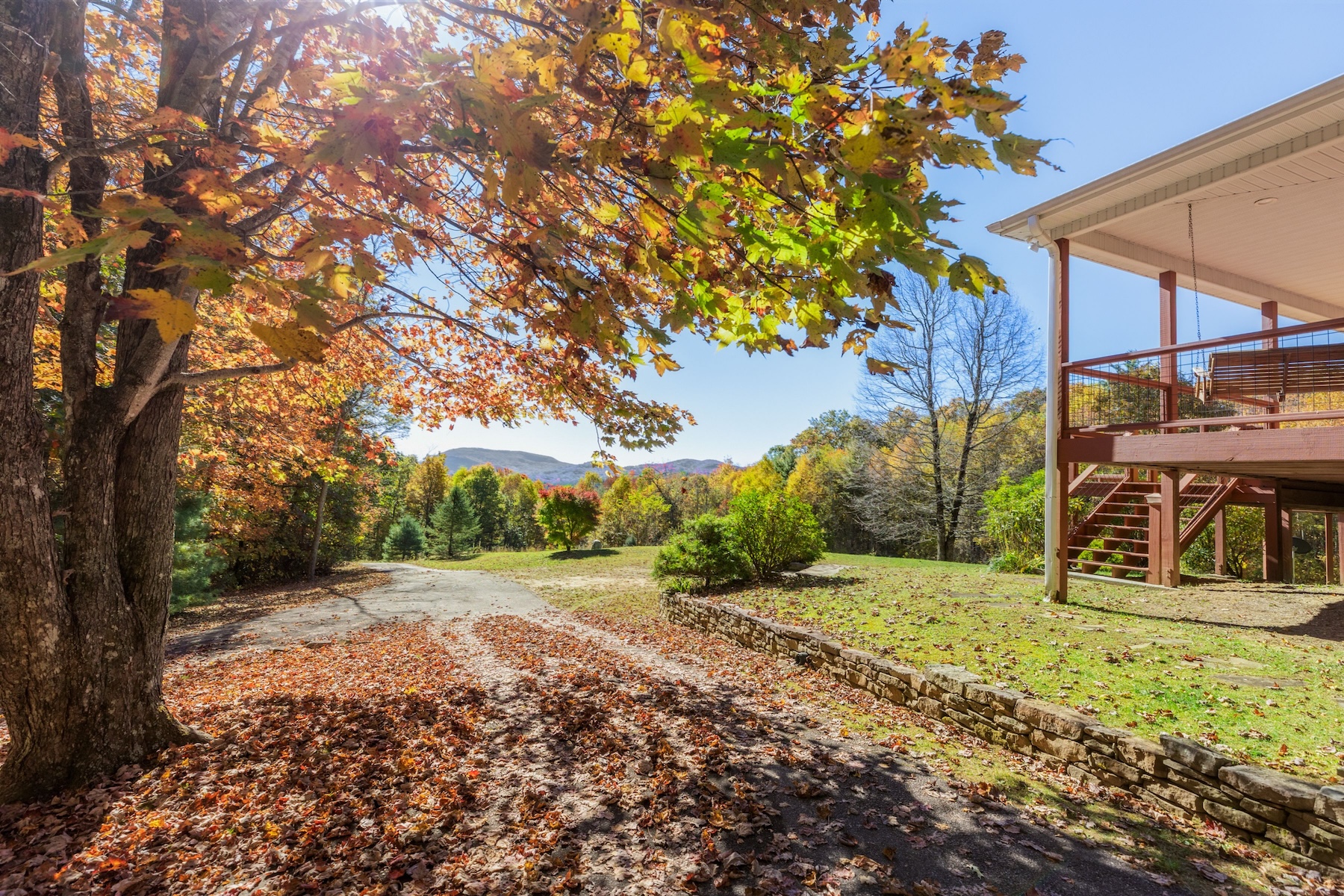 907 Yellow Mountain Road, Cashiers, NC