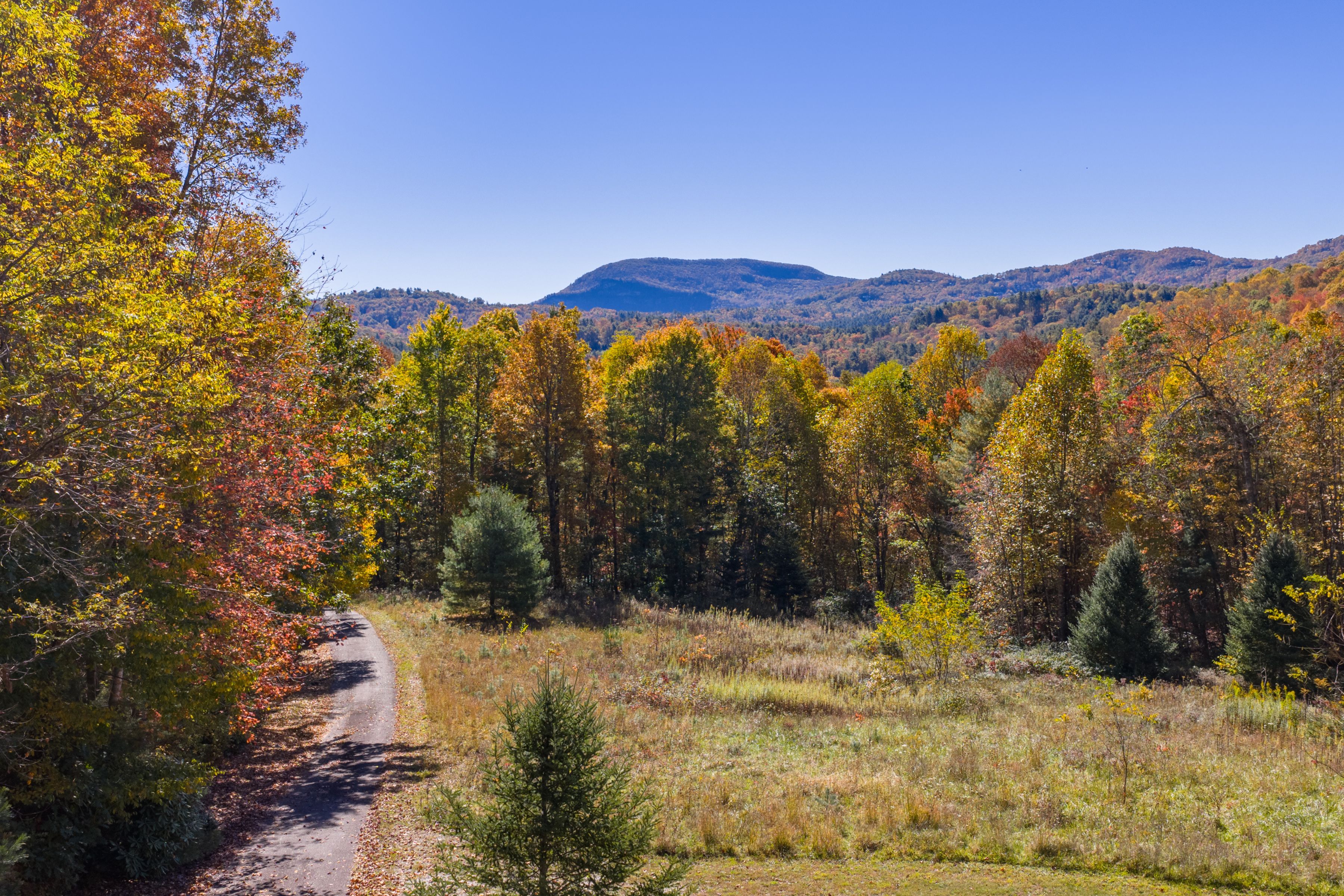 907 Yellow Mountain Road, Cashiers, NC